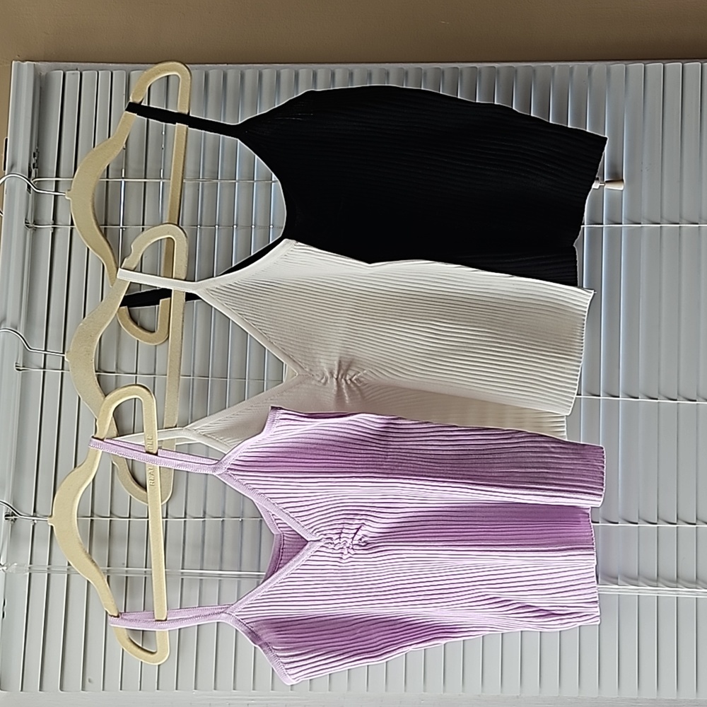 Set of 3 tank tops